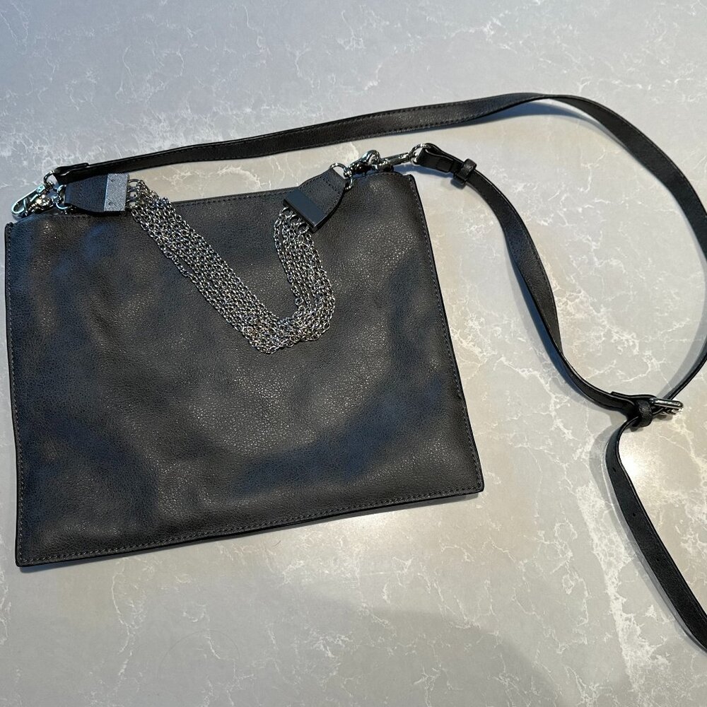 Inzi Leather Bag with Chain Detail